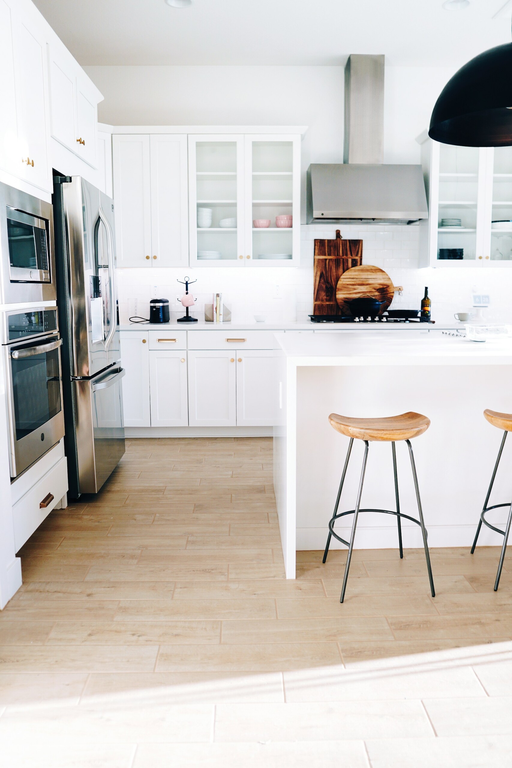 josh-hemsley-7QOKbETFg94-unsplash About us